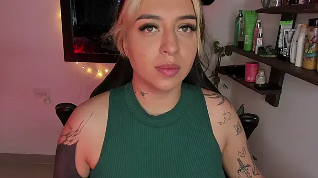 AnnikaMerliahh  online show from 21, 12, 2025