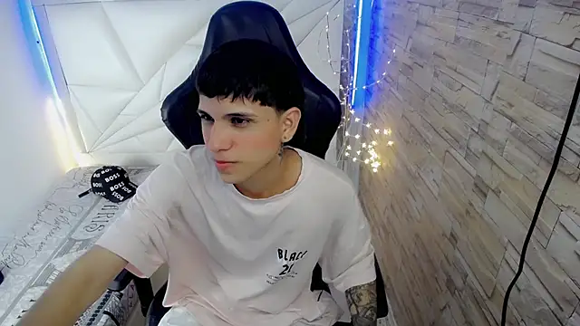 Snapshot of Brayan_lopezz chatting on 3, 12, 2024 Brayan lopezz online show from 3, 12, 2024