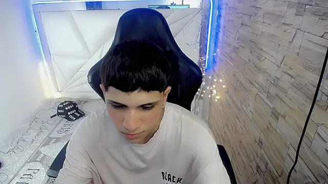 Snapshot of Brayan_lopezz chatting on 4, 12, 2024 Brayan lopezz online show from 4, 12, 2024