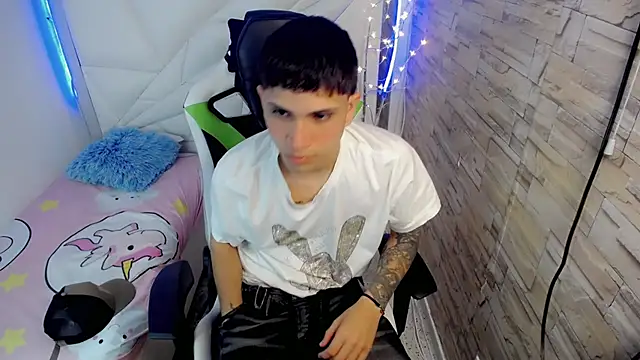 Snapshot of Brayan_lopezz chatting on 21, 1, 2025 Brayan lopezz online show from 21, 1, 2025