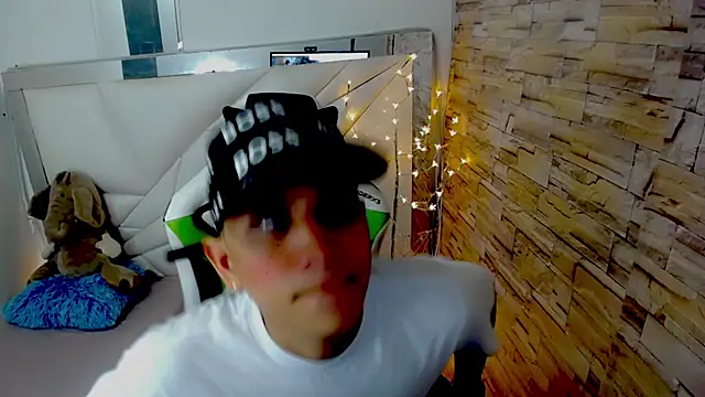 Snapshot of Brayan_lopezz chatting on 17, 3, 2025 Brayan lopezz online show from 17, 3, 2025