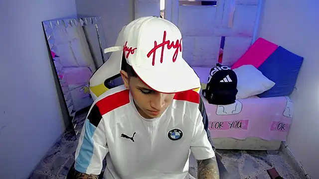 Snapshot of Brayan_lopezz chatting on 17, 12, 2025 Brayan lopezz online show from 17, 12, 2025