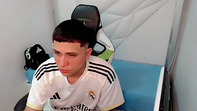 Snapshot of Brayan_lopezz chatting on 15, 1, 2026 Brayan lopezz online show from 15, 1, 2026