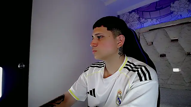 Snapshot of Brayan_lopezz chatting on 28, 4, 2026 Brayan lopezz online show from 28, 4, 2026