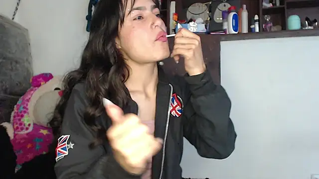 skinny sweet2411 online show from 15, 11, 2025