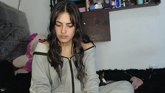 skinny sweet2411 online show from 17, 11, 2025