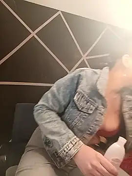 Snapshot of Nell-X chatting on 19, 1, 2026 Nell-X online show from 19, 1, 2026