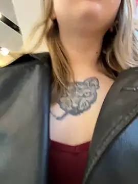 Snapshot of Sunny___Bunny chatting on 18, 2, 2025 Sunny Bunny online show from 18, 2, 2025