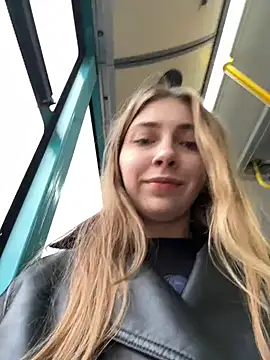 Snapshot of Sunny___Bunny chatting on 2, 11, 2025 Sunny Bunny online show from 2, 11, 2025