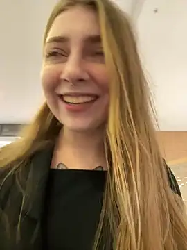 Snapshot of Sunny___Bunny chatting on 19, 12, 2025 Sunny Bunny online show from 19, 12, 2025