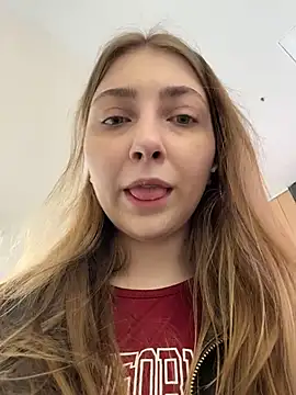 Snapshot of Sunny___Bunny chatting on 2, 4, 2026 Sunny Bunny online show from 2, 4, 2026