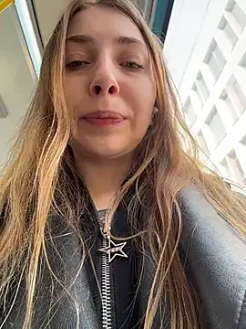 Snapshot of Sunny___Bunny chatting on 22, 4, 2026 Sunny Bunny online show from 22, 4, 2026