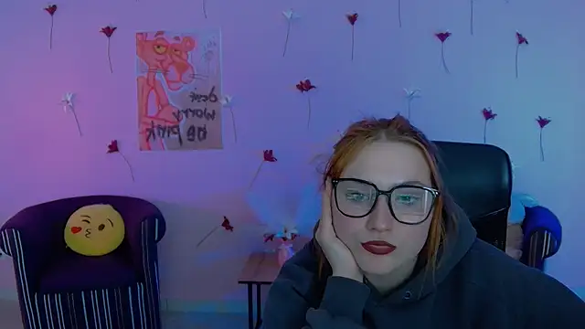 Snapshot of pure_radiance1 chatting on 20, 4, 2026 pure radiance1 online show from 20, 4, 2026