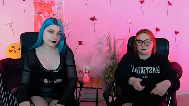 Snapshot of pure_radiance1 chatting on 21, 4, 2026 pure radiance1 online show from 21, 4, 2026