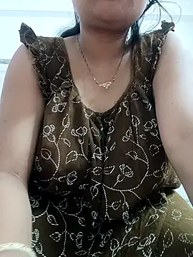 Snapshot of Priya_2222 chatting on 15, 4, 2026 Priya 2222 online show from 15, 4, 2026