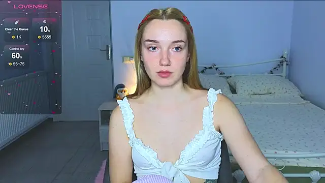 Snapshot of Wild_Sophie_ chatting on 11, 10, 2025 Wild Sophie online show from 11, 10, 2025