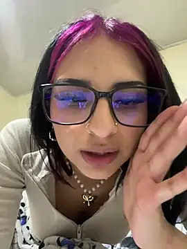 Hilary pinkk online show from 5, 2, 2025