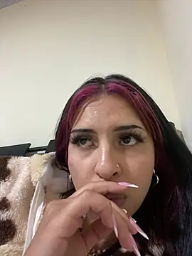 Hilary pinkk online show from 23, 2, 2025