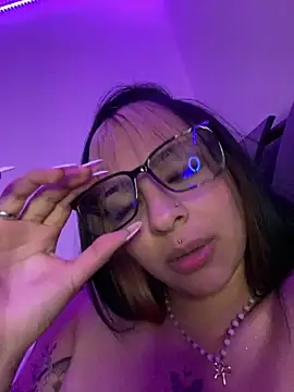 Hilary pinkk online show from 1, 3, 2025