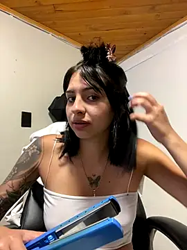 Hilary pinkk online show from 22, 10, 2025