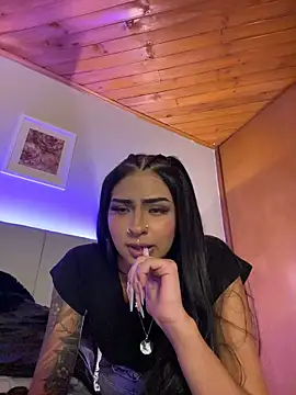 Hilary pinkk online show from 5, 4, 2026