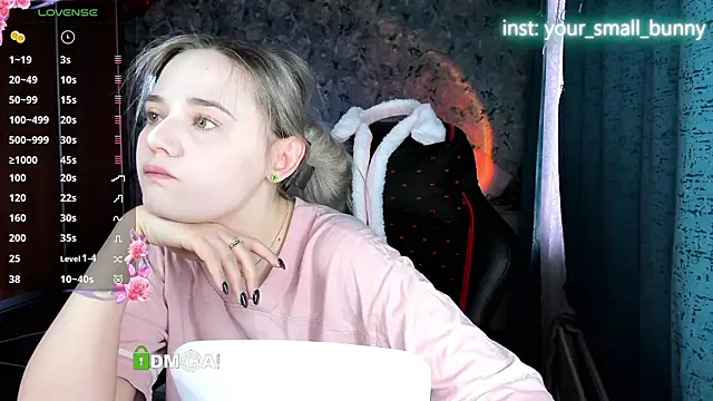 Snapshot of Your_small_bunny chatting on 31, 3, 2026 Your small bunny online show from 31, 3, 2026