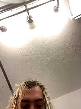 Snapshot of tallnerdyguy chatting on 25, 10, 2025 tallnerdyguy online show from 25, 10, 2025