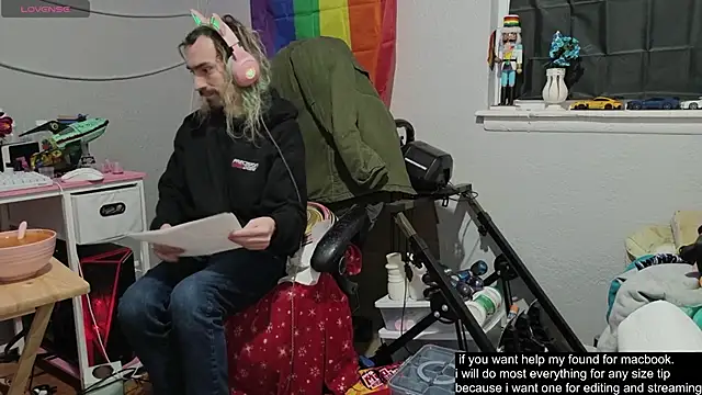 Snapshot of tallnerdyguy chatting on 25, 11, 2025 tallnerdyguy online show from 25, 11, 2025