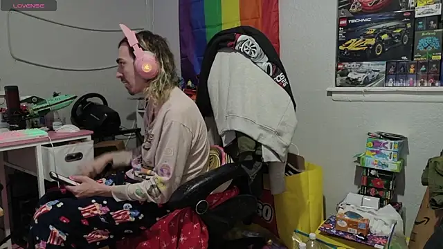 Snapshot of tallnerdyguy chatting on 21, 4, 2026 tallnerdyguy online show from 21, 4, 2026