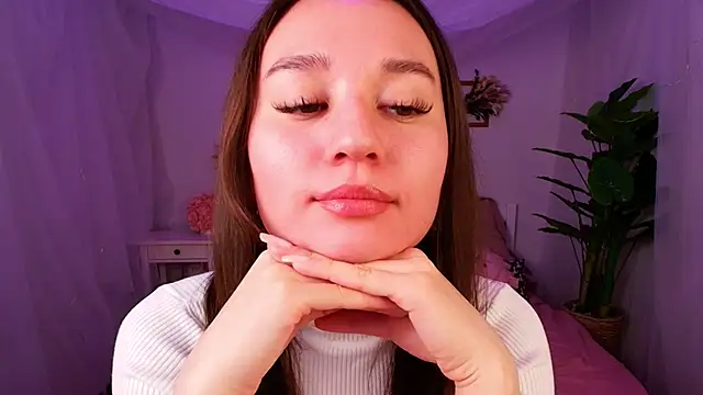 Snapshot of margeriTirell chatting on 8, 11, 2025 margeriTirell online show from 8, 11, 2025