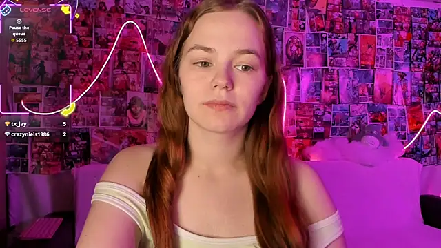 Snapshot of Fox_Lisa chatting on 4, 12, 2025 Fox Lisa online show from 4, 12, 2025