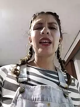 Snapshot of Alysson-- chatting on 5, 2, 2025 Alysson-- online show from 5, 2, 2025