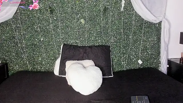 Khenta Michells online show from 3, 2, 2026