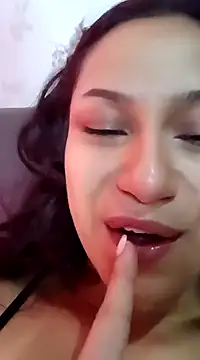 Snapshot of yummi__priv chatting on 28, 1, 2025 yummi priv online show from 28, 1, 2025