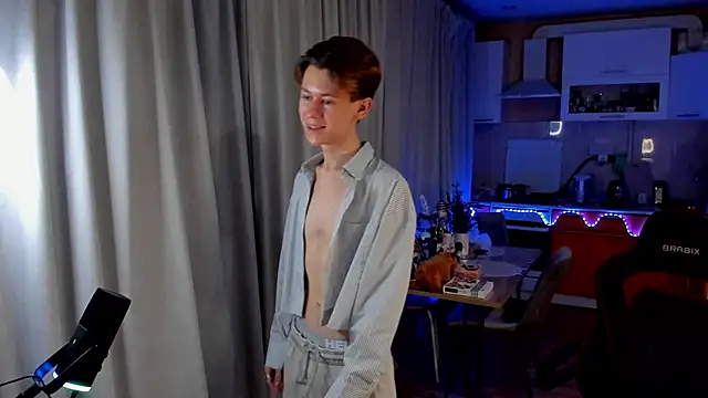 AndrewwCarter2 online show from 8, 2, 2025