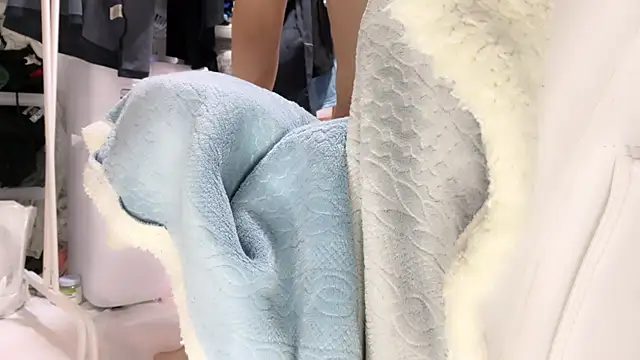 Im IVE LOVE online show from 5, 10, 2025