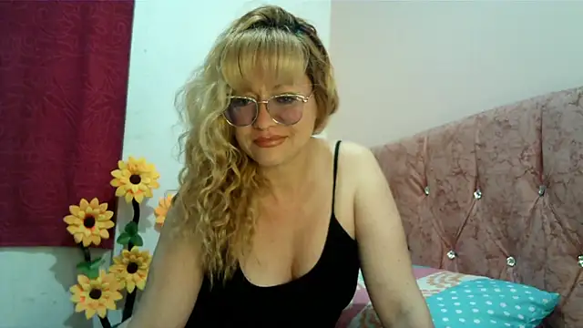 taylor198115 online show from 5, 1, 2025