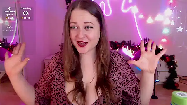 Snapshot of LizzyShine chatting on 3, 1, 2025 LizzyShine online show from 3, 1, 2025