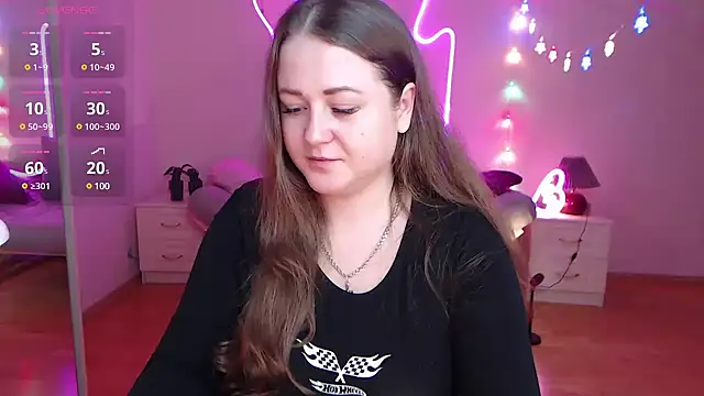 Snapshot of LizzyShine chatting on 9, 1, 2025 LizzyShine online show from 9, 1, 2025