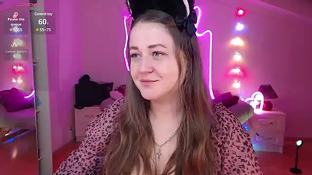 Snapshot of LizzyShine chatting on 22, 1, 2025 LizzyShine online show from 22, 1, 2025
