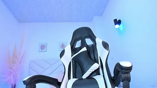 Brittany cute18 online show from 5, 2, 2025