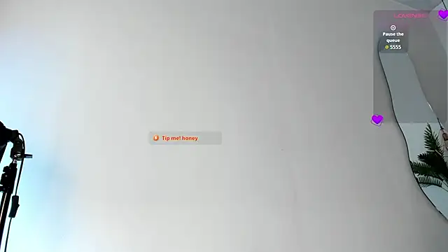 Snapshot of Brittany_cute18 chatting on 9, 4, 2026 Brittany cute18 online show from 9, 4, 2026