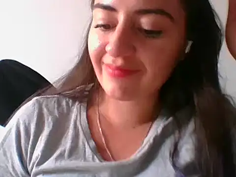  karlie kloss  online show from 28, 1, 2025