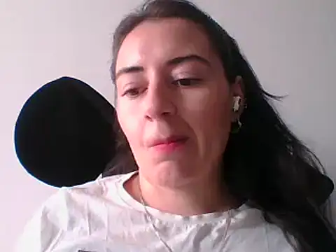  karlie kloss  online show from 3, 2, 2025