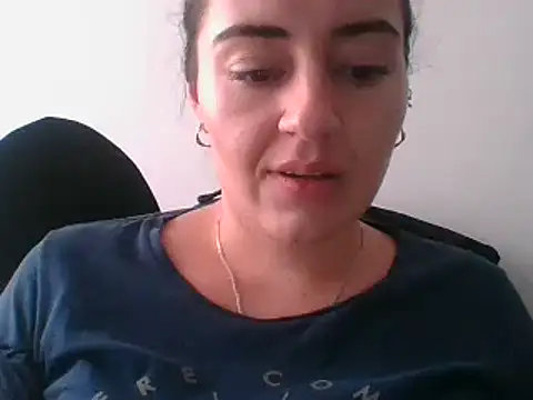  karlie kloss  online show from 9, 2, 2025