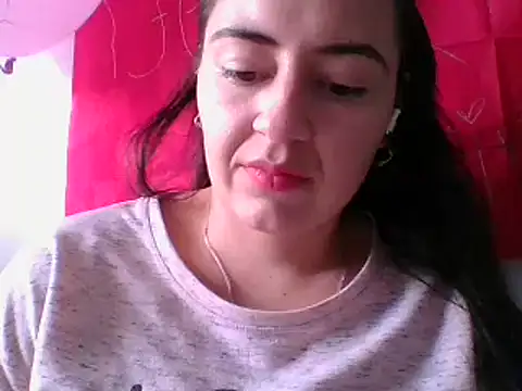  karlie kloss  online show from 19, 2, 2025