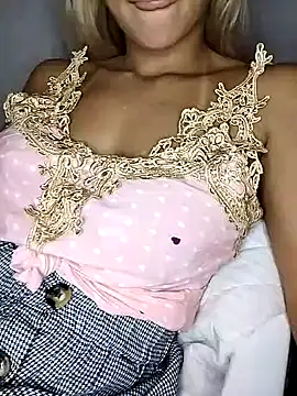 Snapshot of fofinhaa12 chatting on 14, 3, 2025 fofinhaa12 online show from 14, 3, 2025