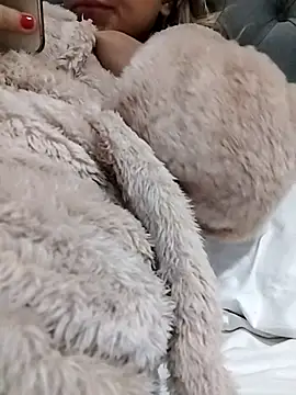 Snapshot of fofinhaa12 chatting on 1, 10, 2025 fofinhaa12 online show from 1, 10, 2025