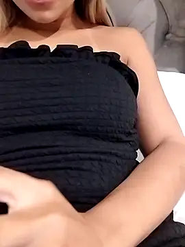 Snapshot of fofinhaa12 chatting on 2, 10, 2025 fofinhaa12 online show from 2, 10, 2025