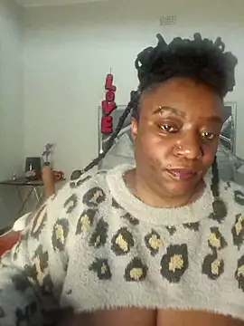 Snapshot of ThickianaRider chatting on 17, 5, 2026 ThickianaRider online show from 17, 5, 2026